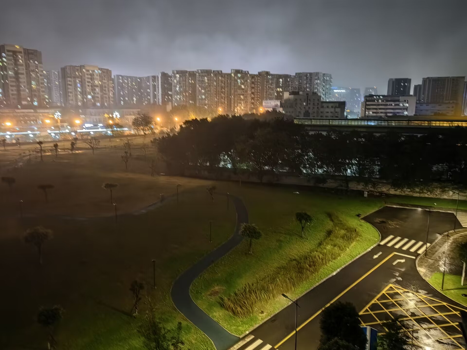 雨夜再多一点吧！